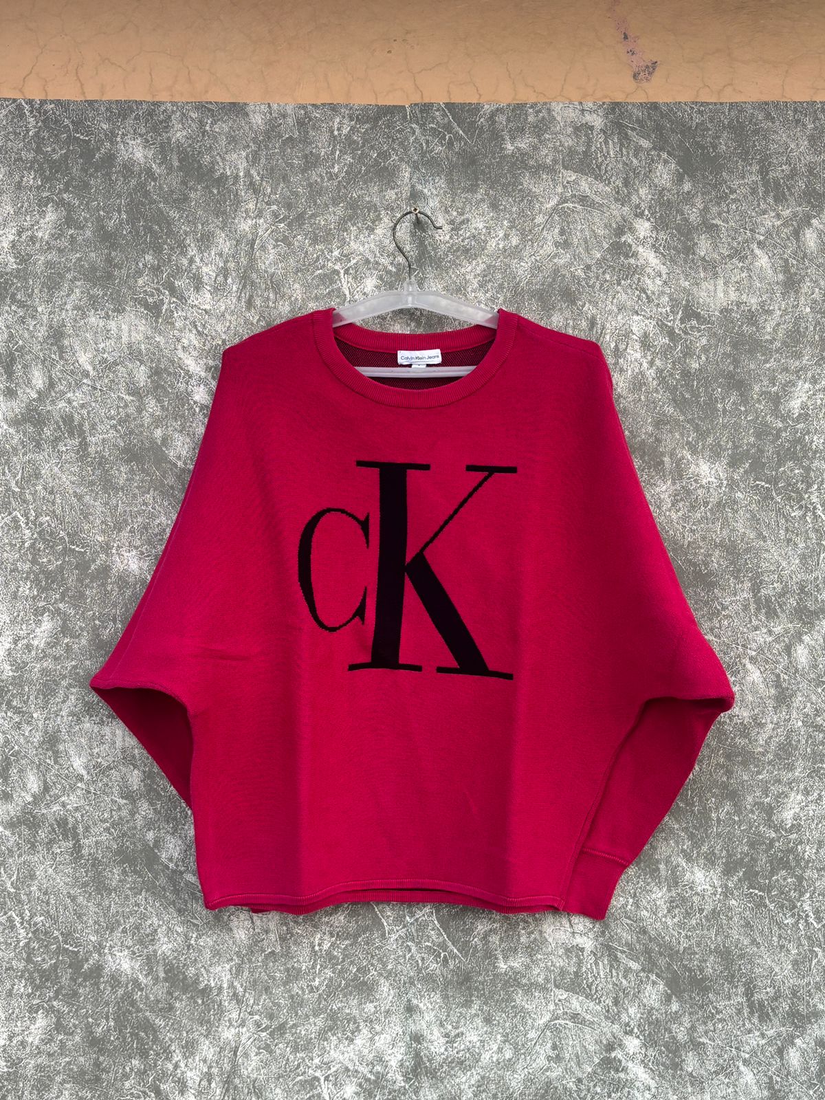 CALVIN KLEIN cute pink crewneck